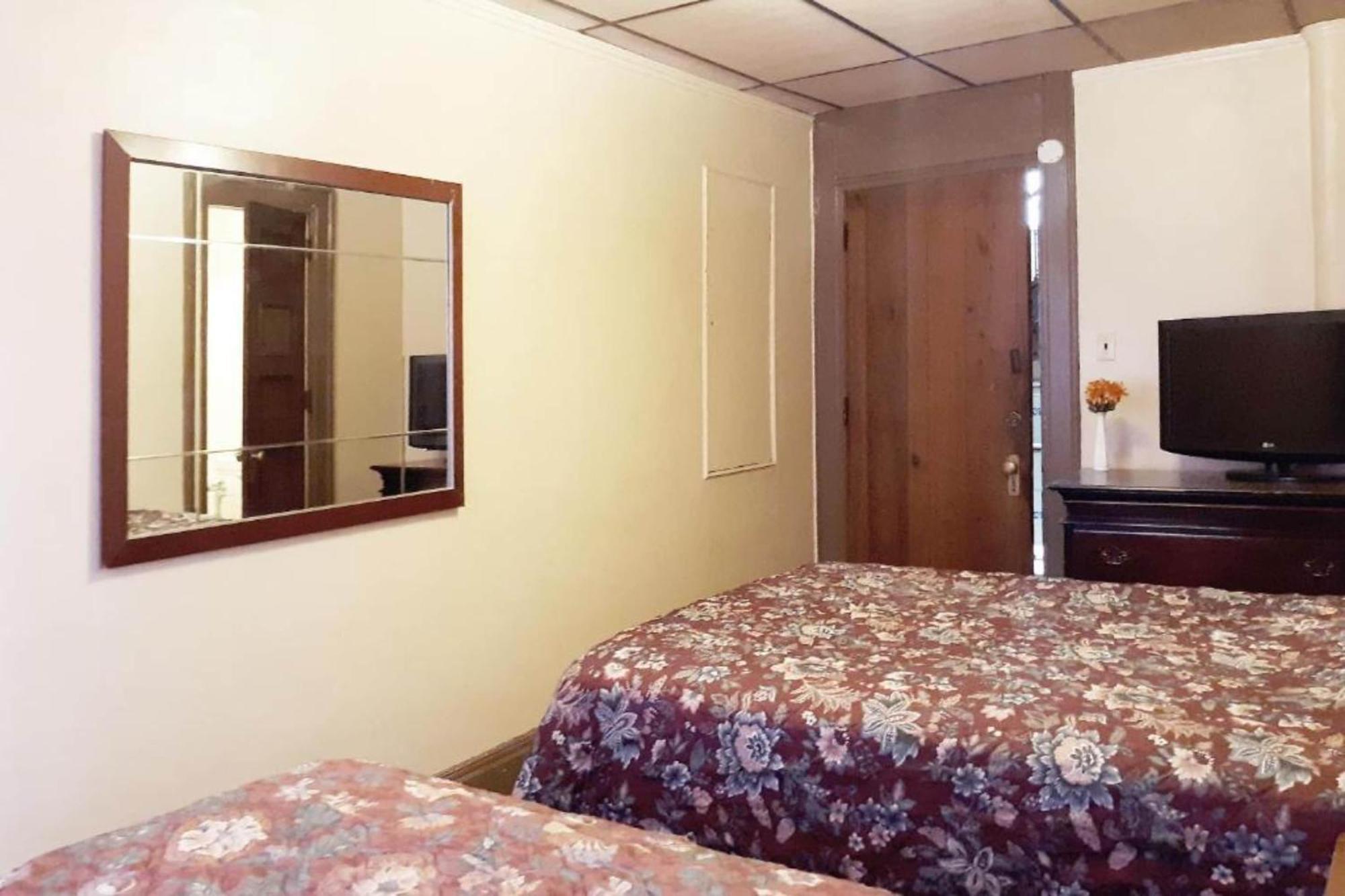 Oyo Hotel Bradford Main St Pa Extérieur photo
