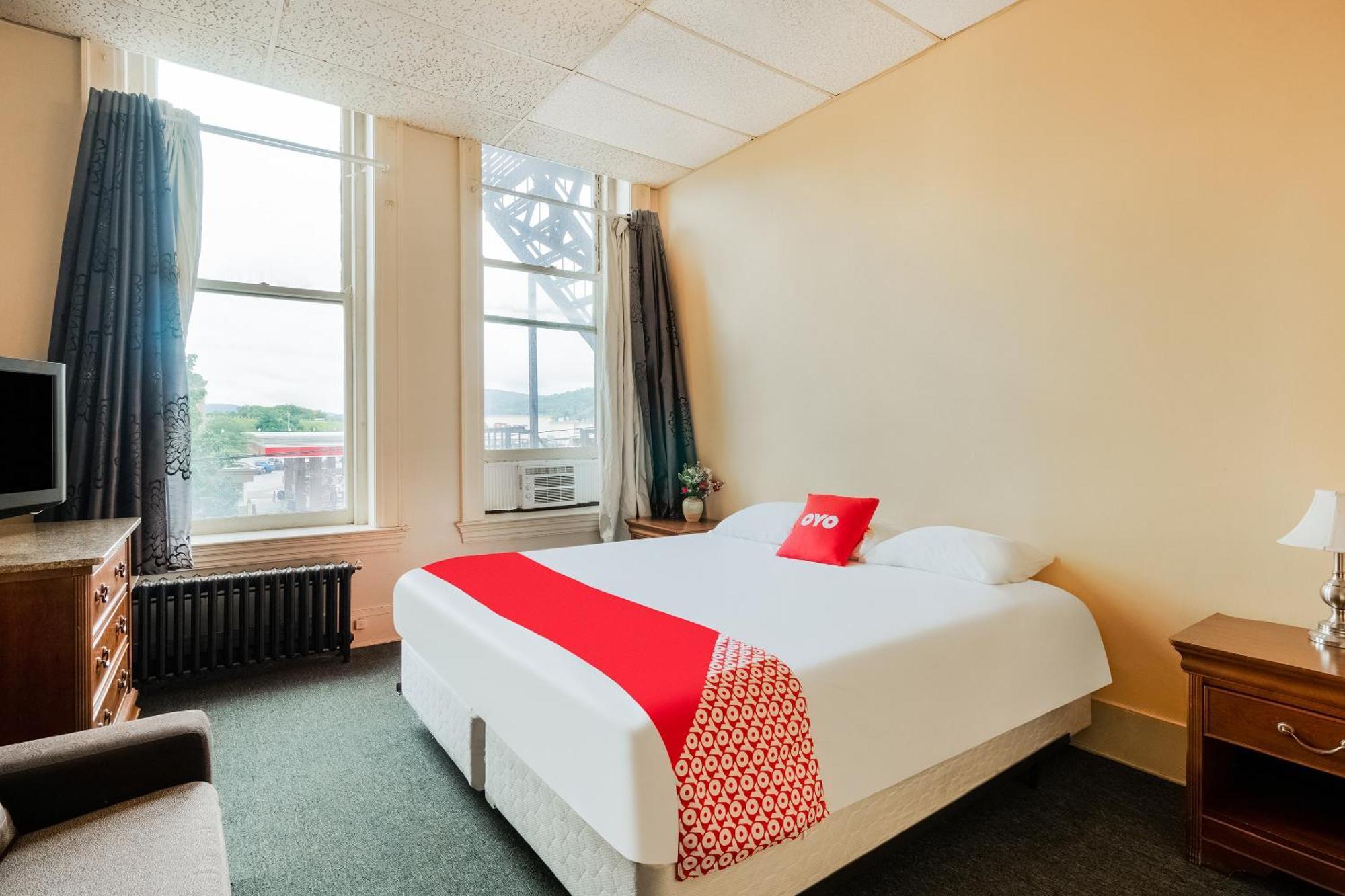 Oyo Hotel Bradford Main St Pa Extérieur photo